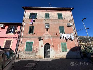 2 LOCALI A CAVE