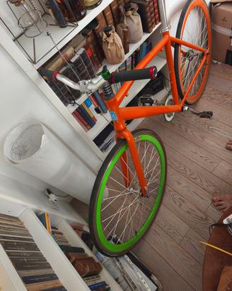 bicicletta scatto fisso