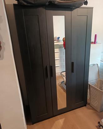 Mobile nero con specchio 