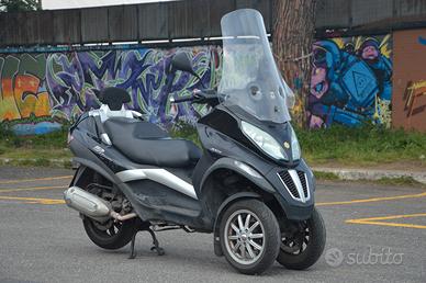Piaggio MP3 300