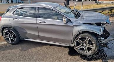 Mercedes gla x 156 premium amg 