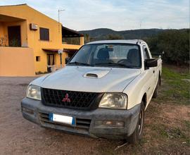 Mitsubishi L200 2005