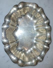 VASSOIO IN ARGENTO LAVORATO A MANO