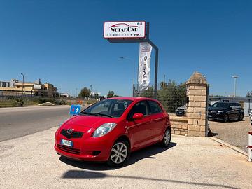 Toyota Yaris 1.3 5 porte Luna