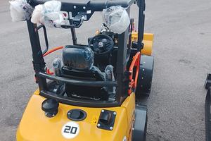 Pala Gommata Compatta SDLG L902H - Disponibile per