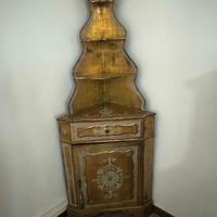 Mobile angoliera in legno