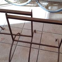 Porta fiorie in ferro batturo da giardino