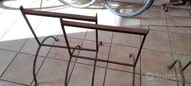 Porta fiorie in ferro batturo da giardino