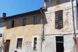 Immobile in asta di 124 m² con 3 locali e box auto