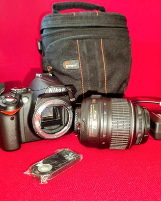 Nikon D3000 – Fotocamera Reflex Digitale 