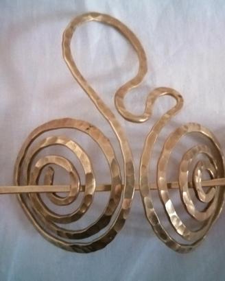 Magnifico fermaglio artigianale vintage