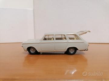 Politoys Fiat 1300  no Dinky Mebetoys Corgi 