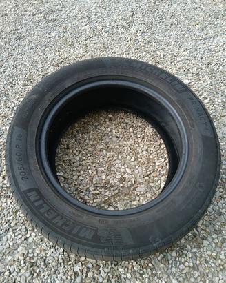 4 pneumatici Michelin 205/60 R16