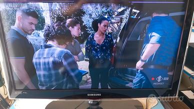 TV 32" SAMSUNG UE32C4000 