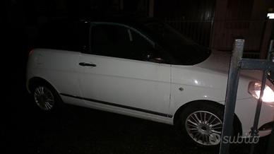 Lancia Ypsilon del.2010
