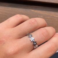 Anello con fiori