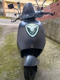 Scooter elettrico "Yadea C1Spro"