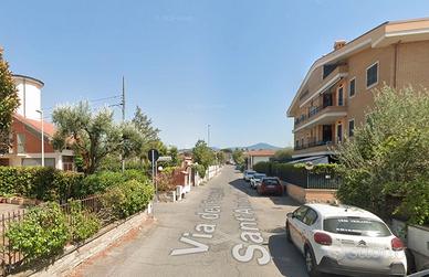 Grottaferrata monolocale finemente arredato