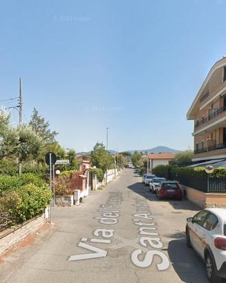 Grottaferrata monolocale finemente arredato