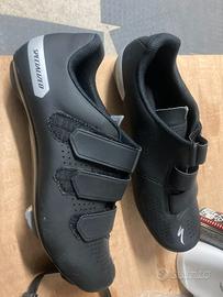 scarpa da ciclista specialized