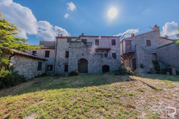 Rustico ben curato con vista sulla campagna