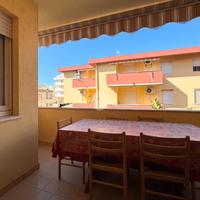 Trilocale con terrazza, viale Sardegna