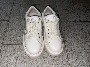 scarpe LuiJo e all star