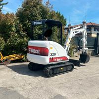E235 - Escavatore 28 q Bobcat 328