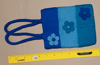 Borsa a spalla artigianale in feltro Sfumature blu