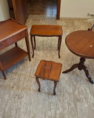 Stock Arredamento 4 Tavolini Classici + Vetrinetta