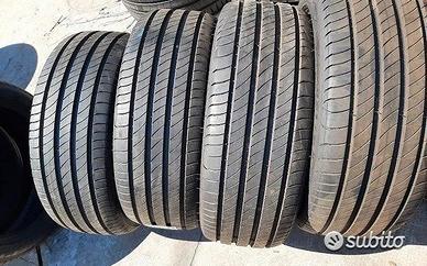 275 35 19 e 245 40 19 Michelin