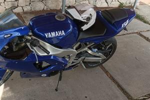 Yamaha r1