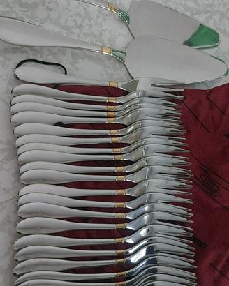 Set dolce Inoxpran acciaio e dettagli oro 20pz