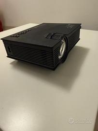 Proiettore 1080 hd come nuovo con telecomando