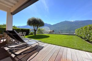 VILLA A SCHIERA D'ANGOLO A SONDRIO