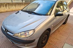 Autovettura Peugeot 206