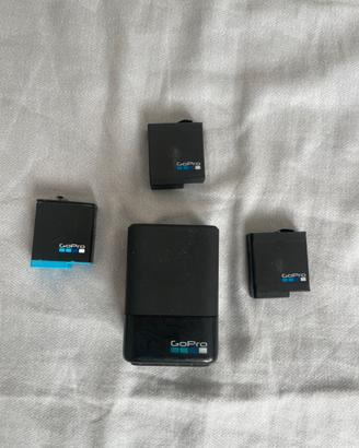 Kit GoPro: caricatore + 3 Batterie
