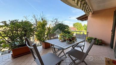 VILLA A SCHIERA CENTRALE A FORLÌ