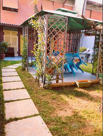 APPARTAMENTO CON GIARDINO