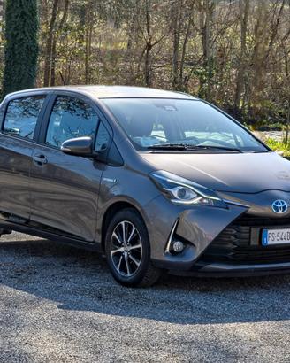 Toyota Yaris 1.5 Hybrid 5 porte Business 2018-E6 A