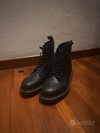 SCARPE - DR. MARTENS