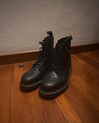SCARPE - DR. MARTENS