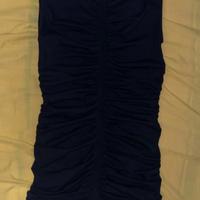 Vestito nero con arricciatura