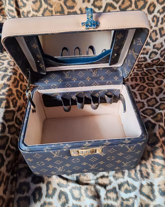 beauty case LOUIS VUITTON 
