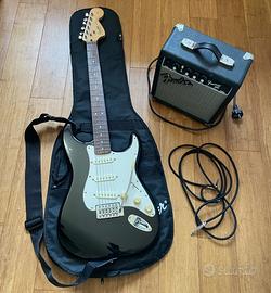 Kit chitarra Squier Stratocaster
