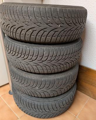 cerchi con gomme invernali