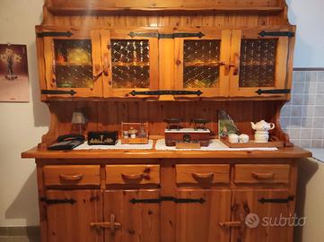 tavolo e credenza rustica