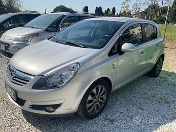 Opel Corsa 1.2 5 porte Cosmo