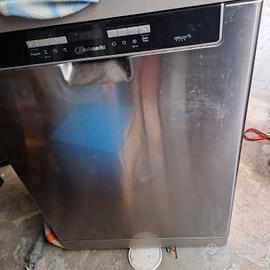 lavastoviglie da incasso Bauknecht