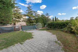VILLA A SCHIERA D'ANGOLO A BUSSOLENGO